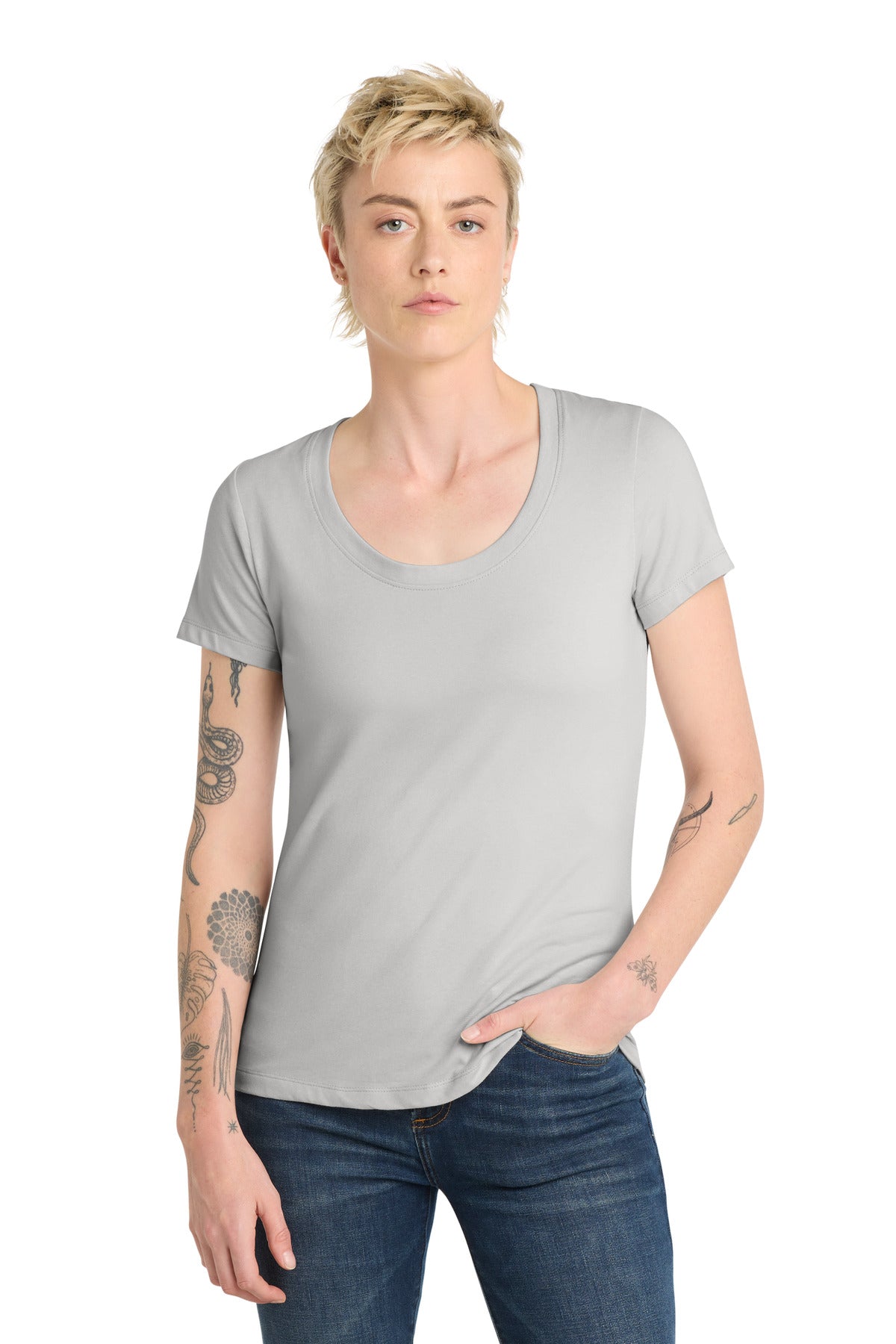District  Women's Flex Scoop Neck Tee - Silver Mist