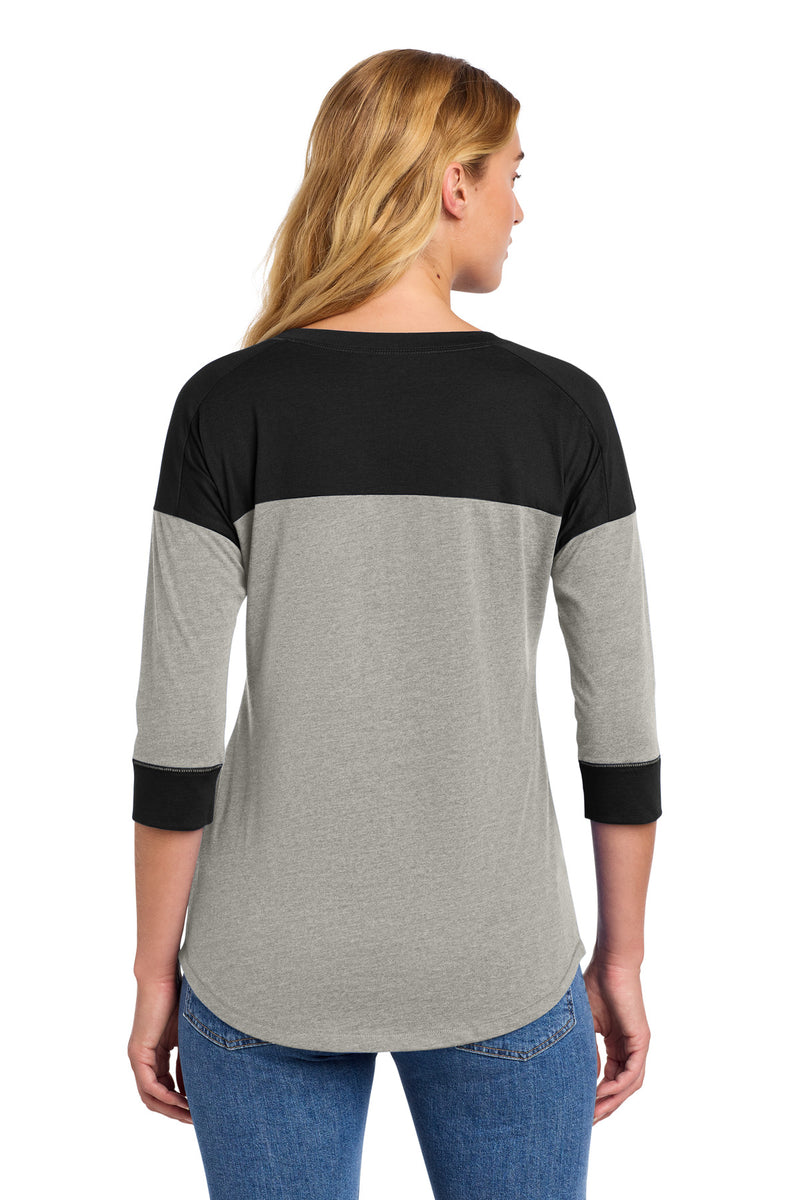 New Era  Women's Heritage Blend 3/4-Sleeve Baseball Raglan Tee - Black/ Rainstorm Grey Heather