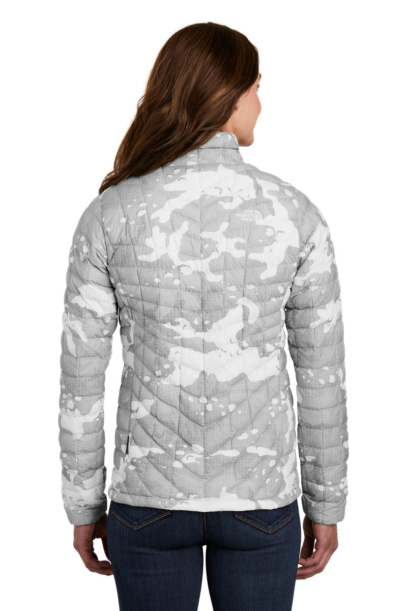 The North Face  Women's ThermoBall  Trekker Jacket - TNF White Woodchip Print