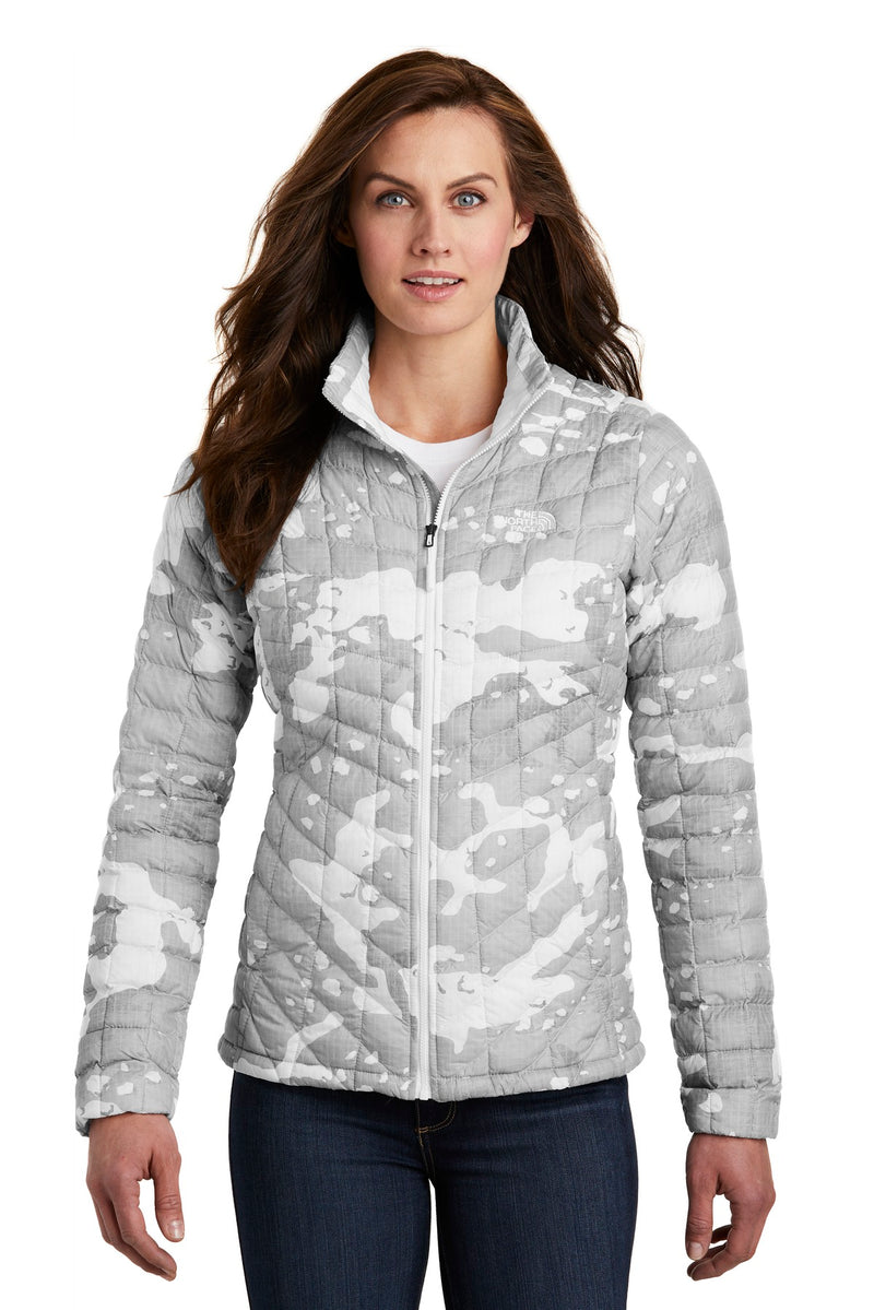 The North Face  Women's ThermoBall  Trekker Jacket - TNF White Woodchip Print